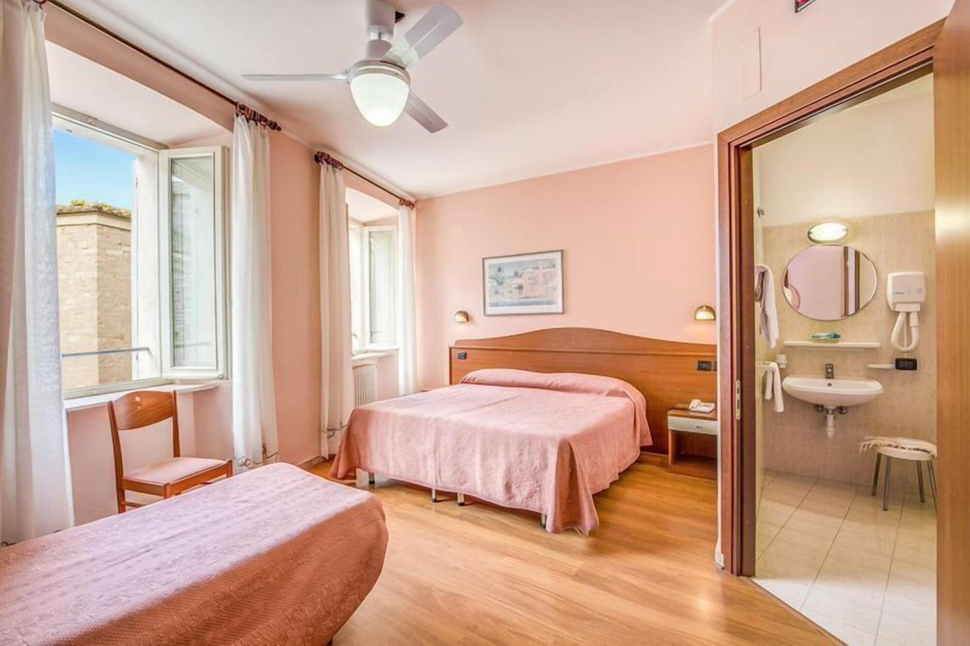 Hotel Roma Ασίζη Εξωτερικό φωτογραφία
