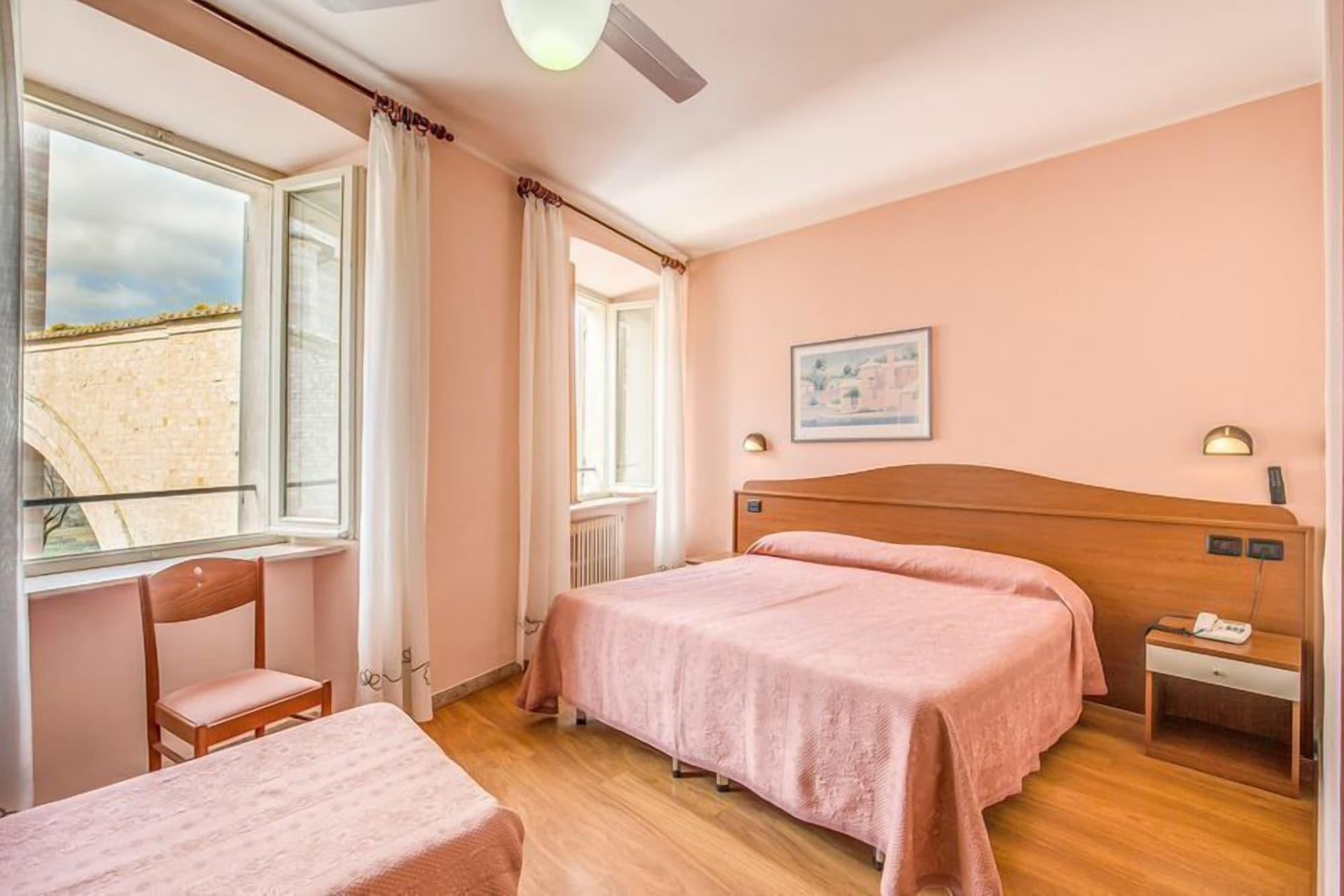 Hotel Roma Ασίζη Εξωτερικό φωτογραφία